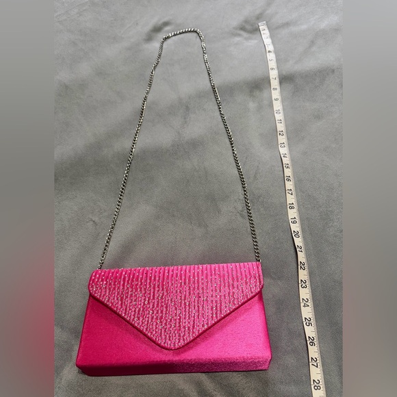 NWOT Elegant Pink Crossbody with Rhinestone Detailing Perfect Magnetic Closure! - Picture 3 of 8